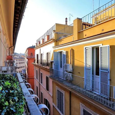 Daire Trevi Fountain Apartments