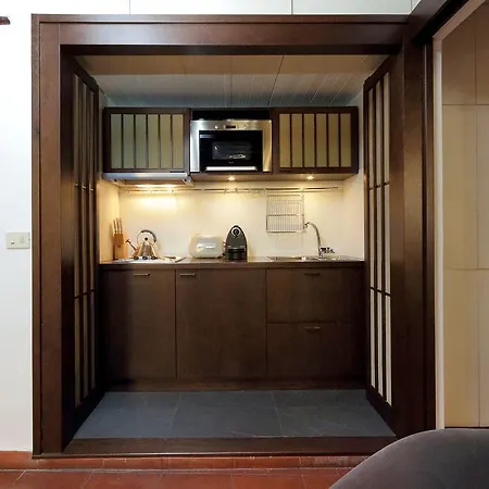 Daire Trevi Fountain Apartments *