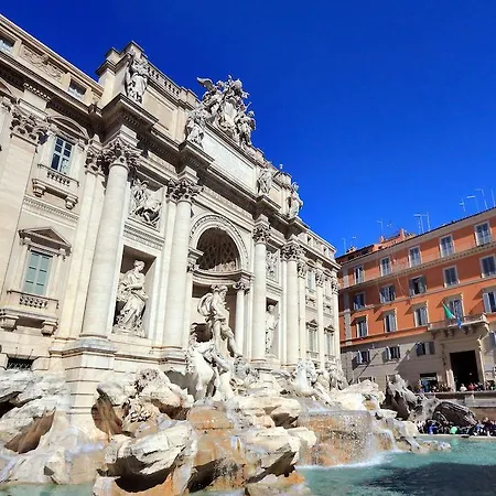 Daire Trevi Fountain Apartments *