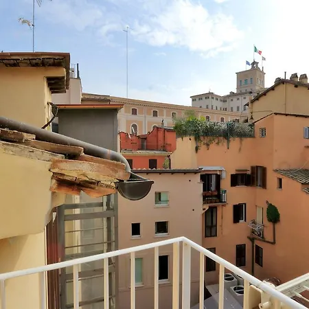 Daire Trevi Fountain Apartments *