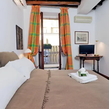 Daire Trevi Fountain Apartments