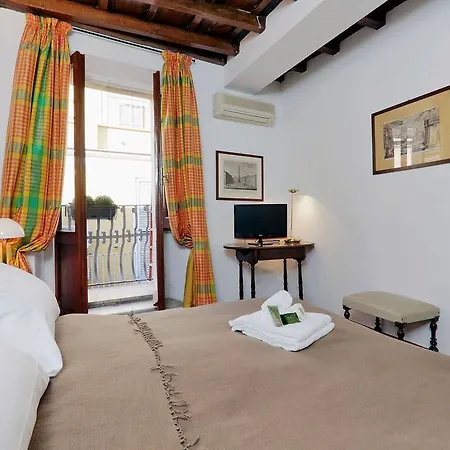 Trevi Fountain Apartments Trevi