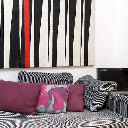 Daire Trevi Fountain Apartments *