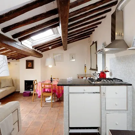 Trevi Fountain Apartments * Trevi