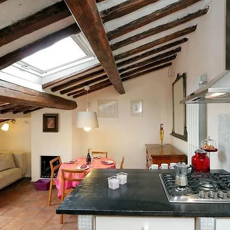 Daire Trevi Fountain Apartments