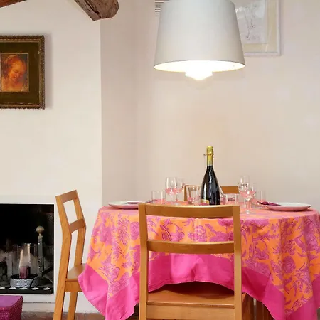 Daire Trevi Fountain Apartments *