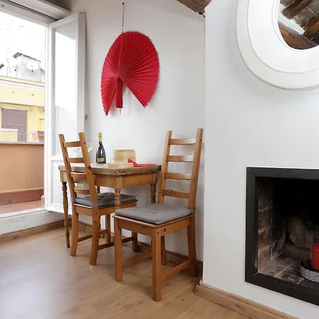 Trevi Fountain Apartments Daire
