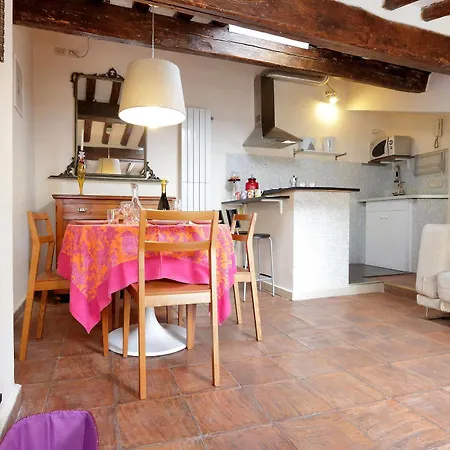 Trevi Fountain Apartments Daire *